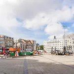 Modern Appartement In Hartje Oostende